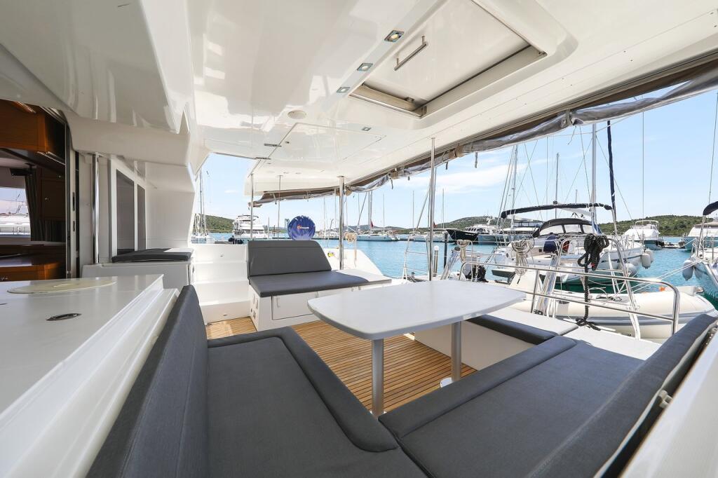 Catamaran 