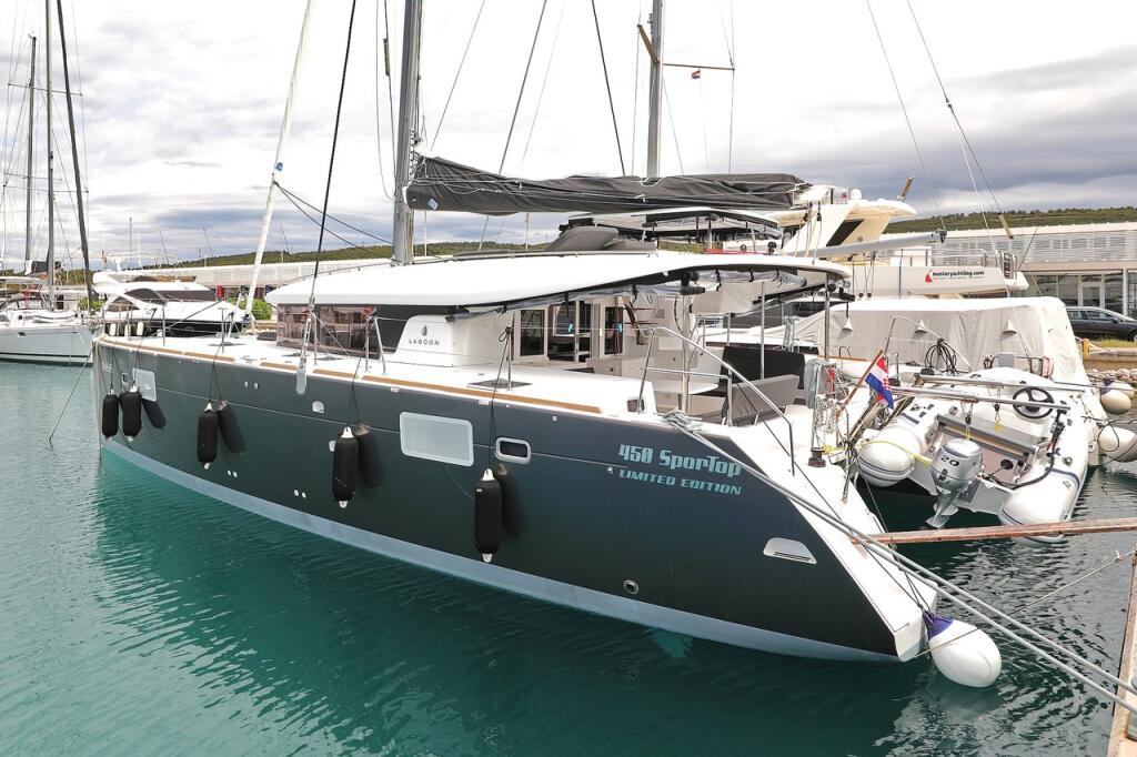 Catamaran 