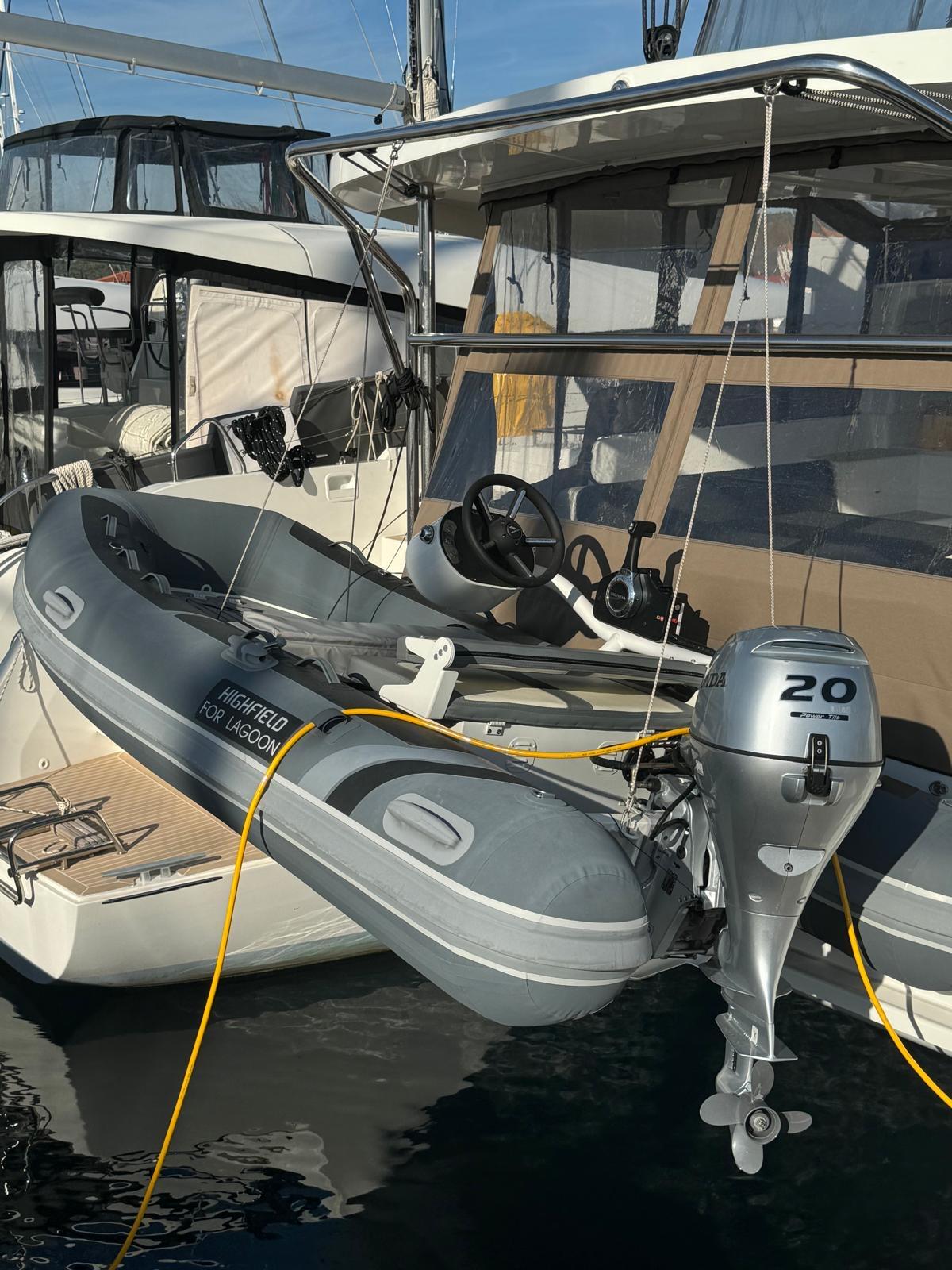 Catamaran 