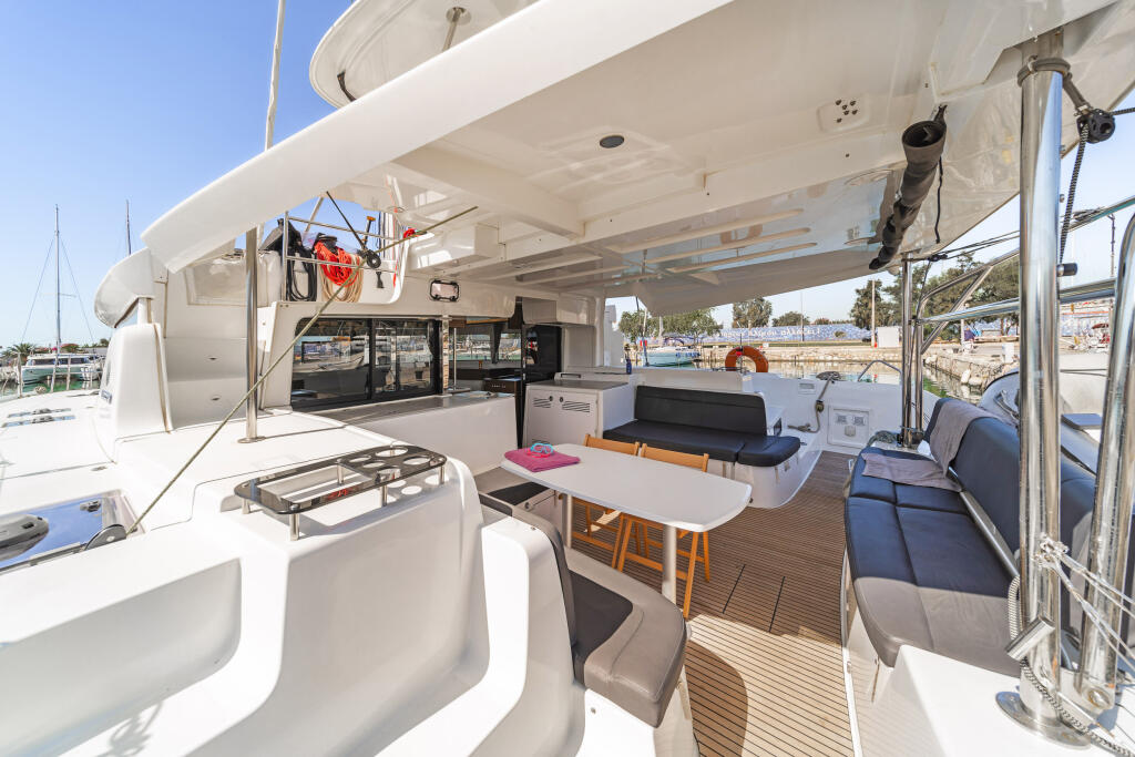 Catamaran 