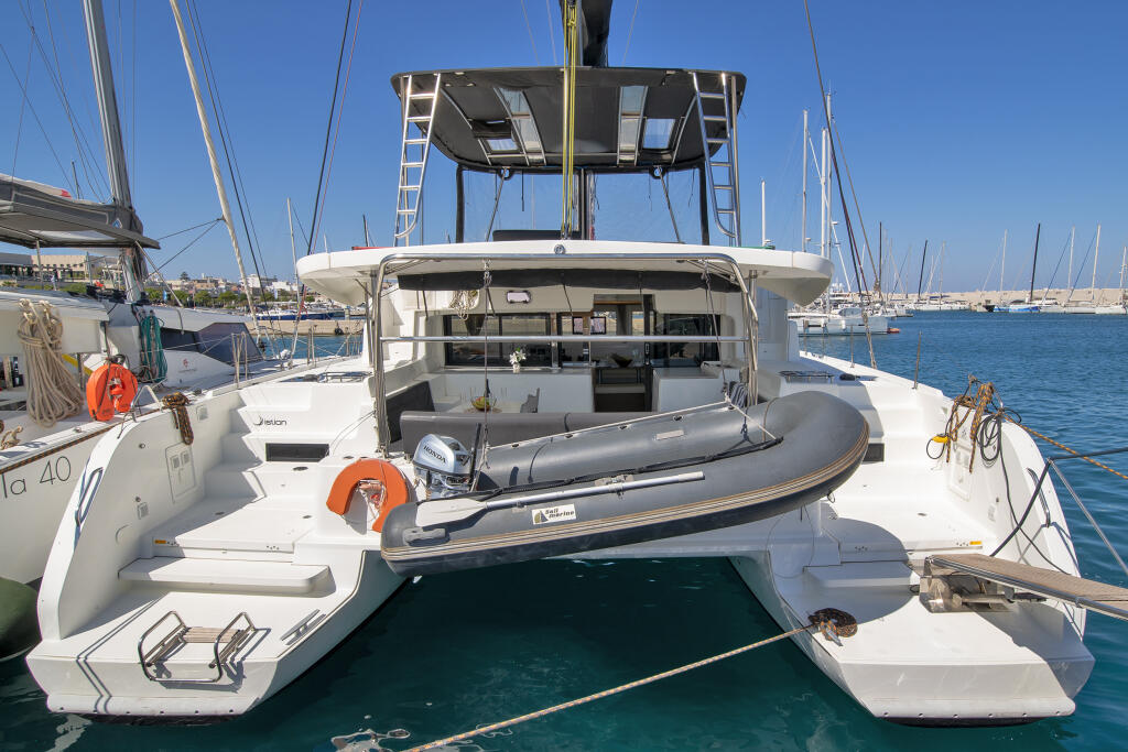 Catamaran 