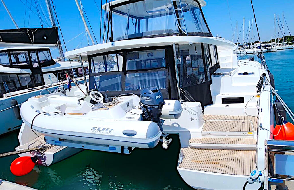 Catamaran 
