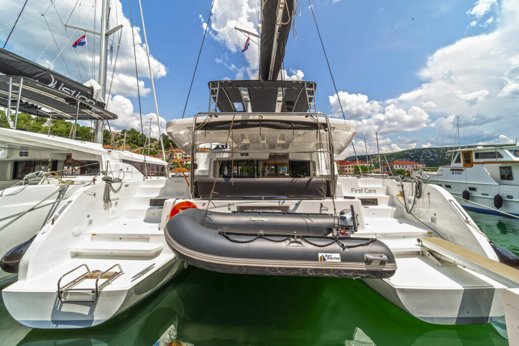 Catamaran 