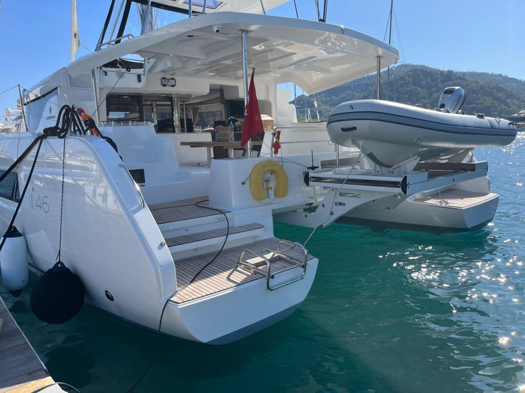 Catamaran 