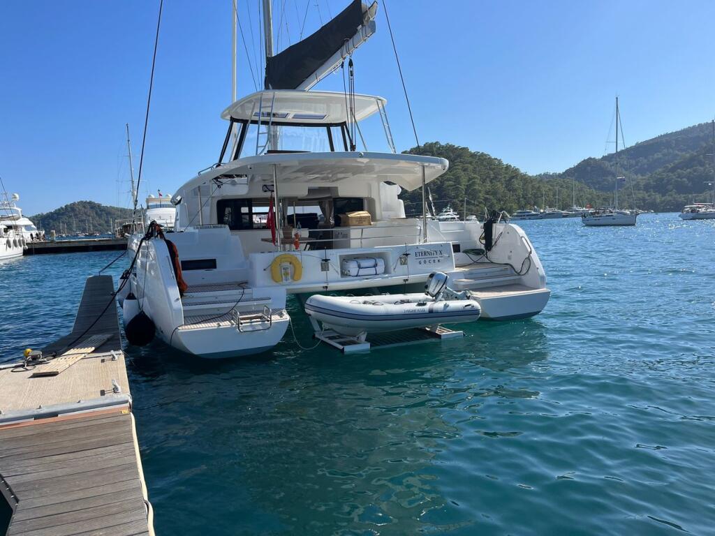 Catamaran 