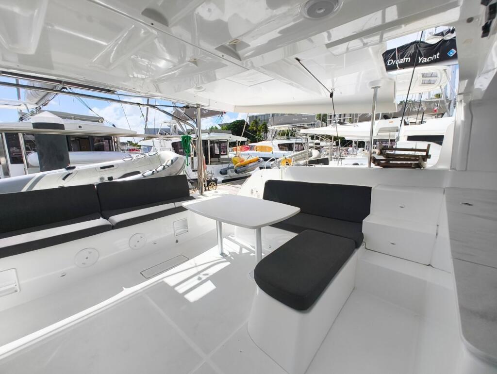Catamaran 