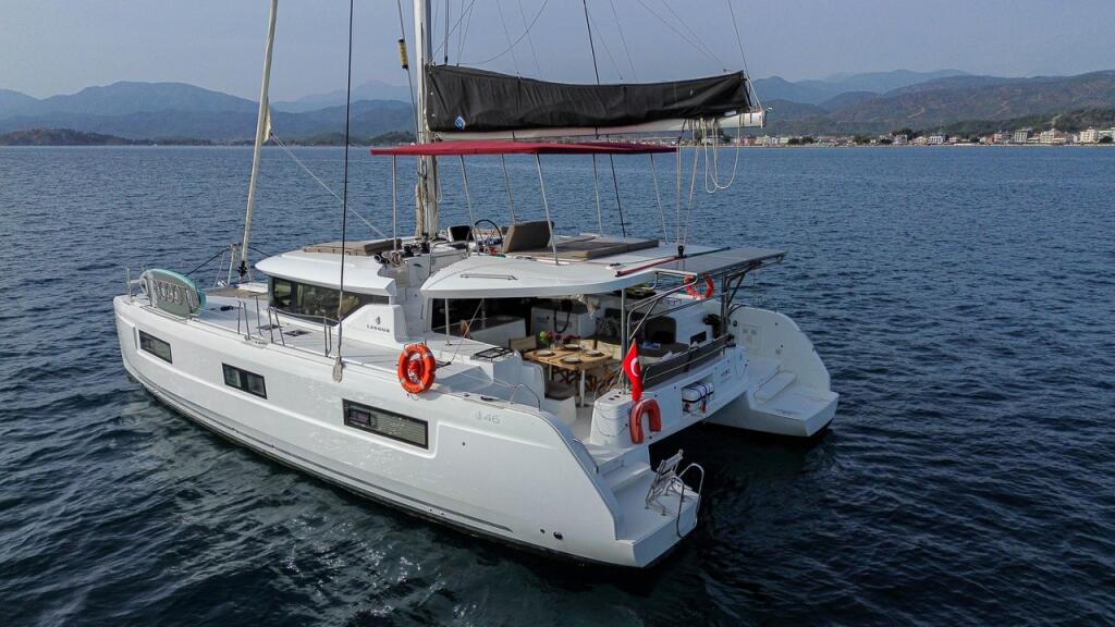 Catamaran 
