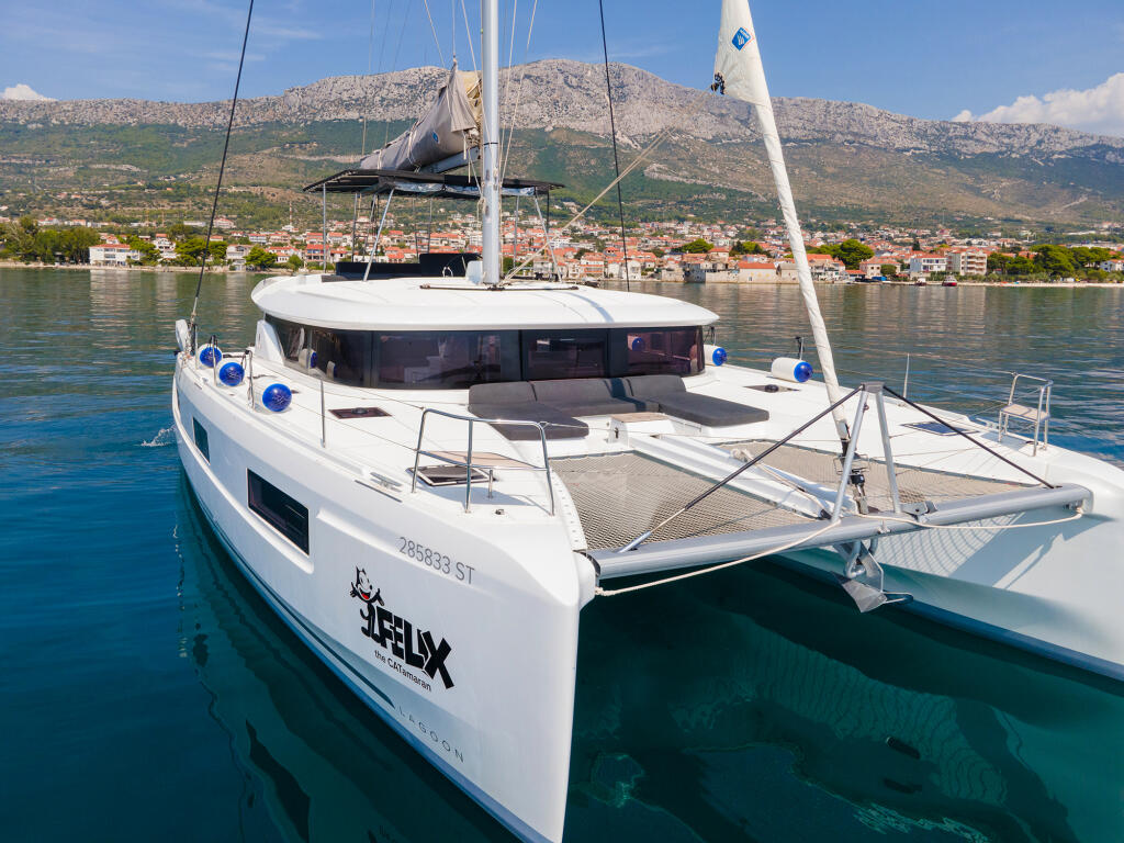 Catamaran 