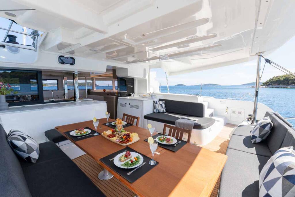 Catamaran 