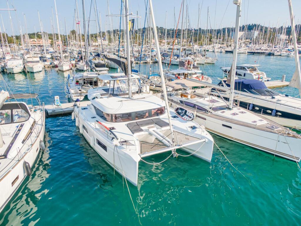 Catamaran 