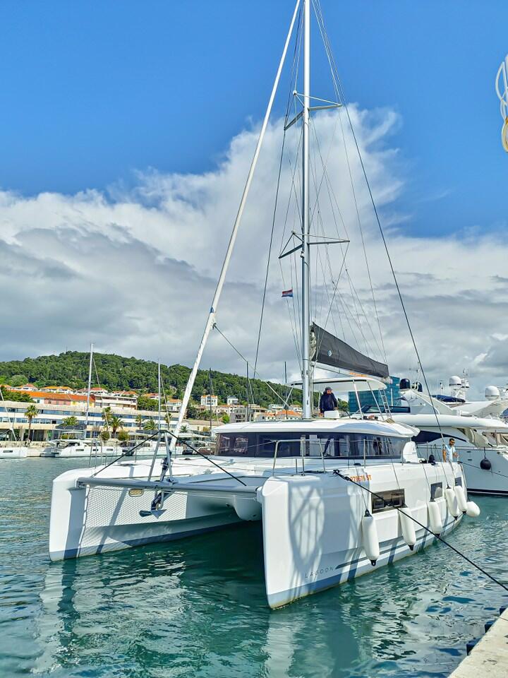 Catamaran 