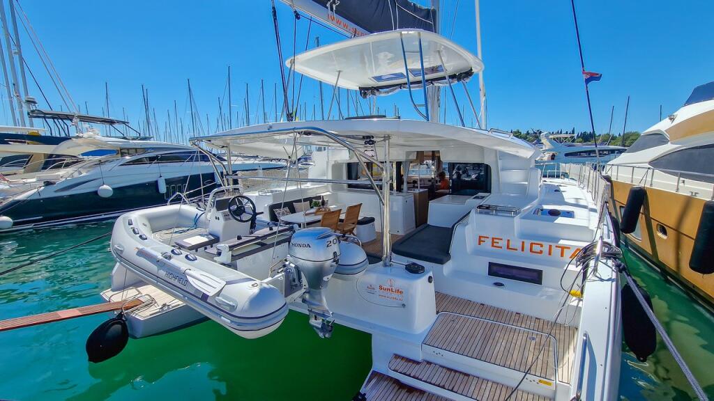 Catamaran 