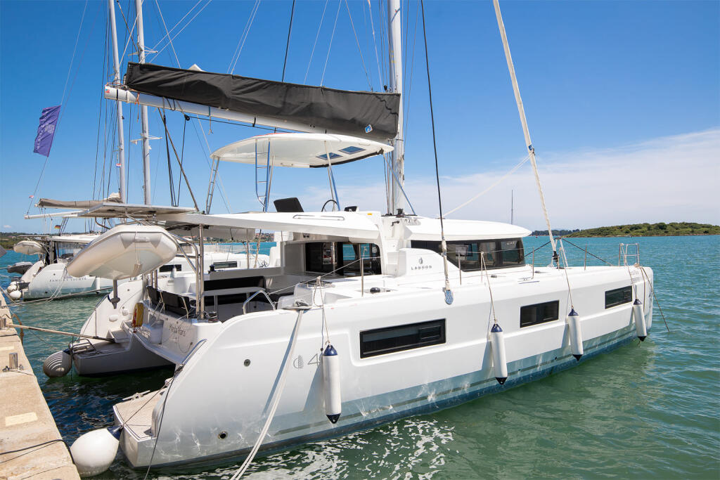 Catamaran 