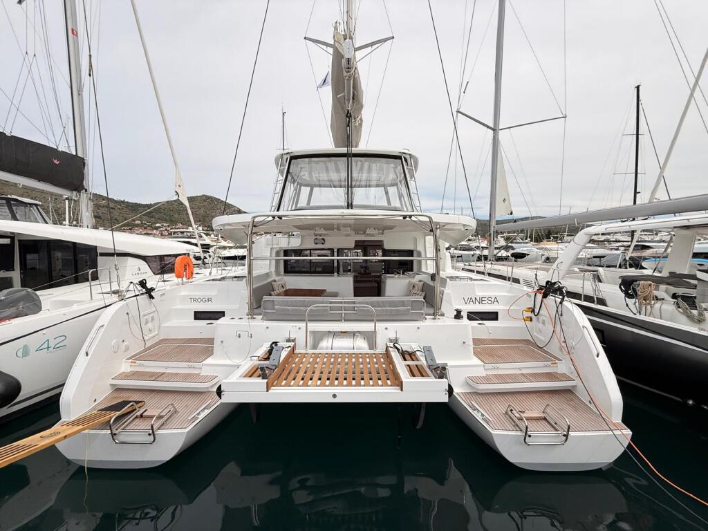 Catamaran 