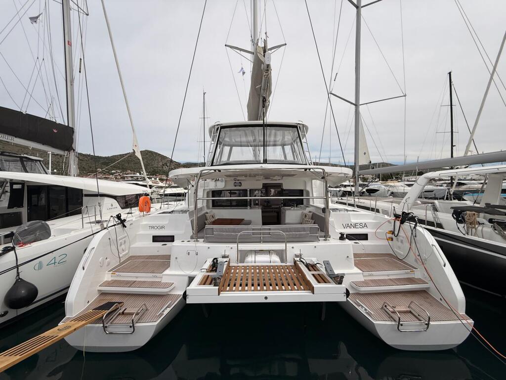 Catamaran 