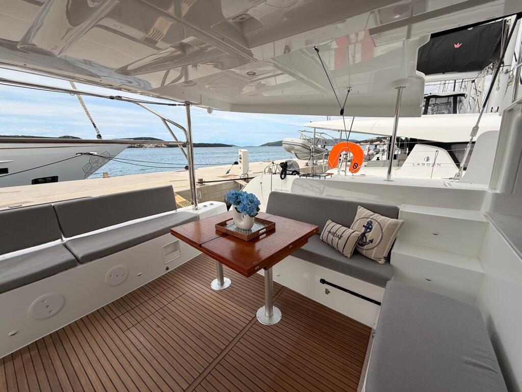 Catamaran 