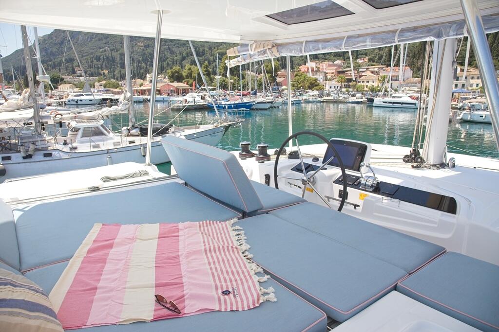 Catamaran 