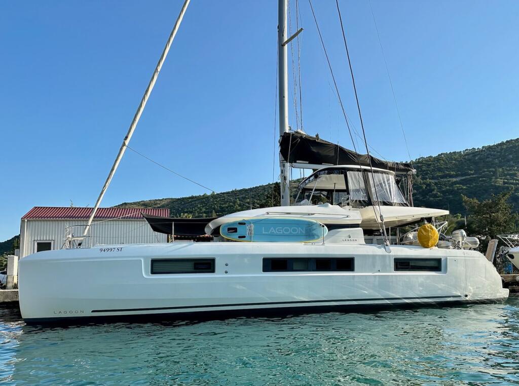 Catamaran 