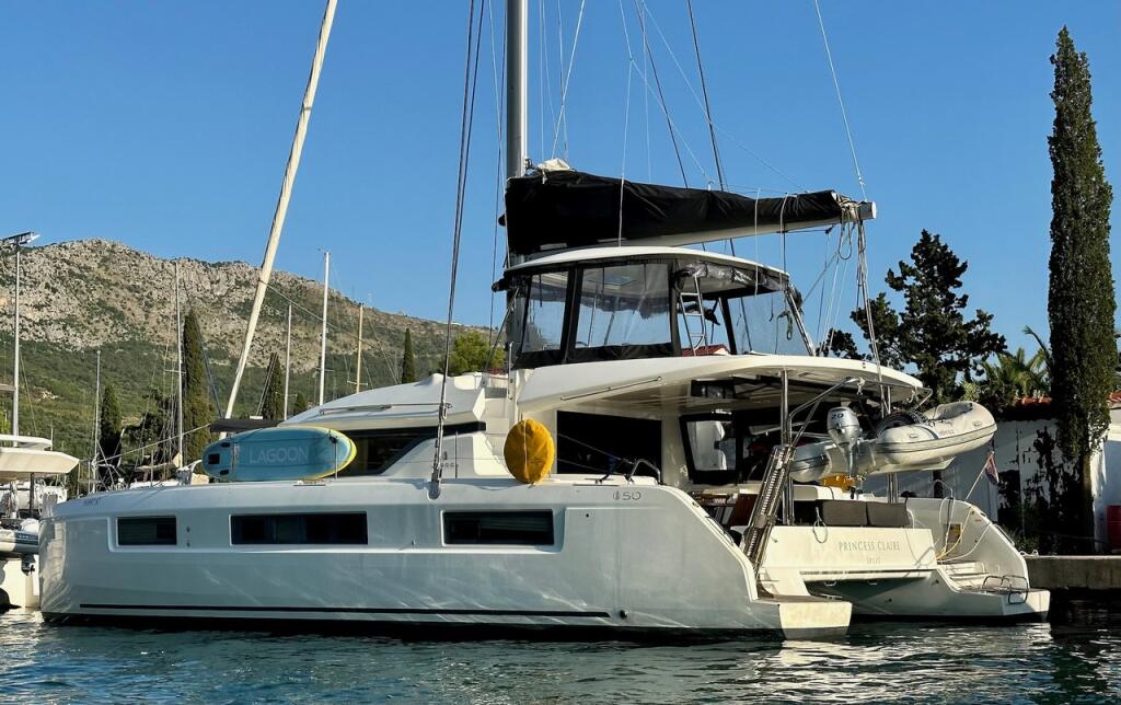 Catamaran 
