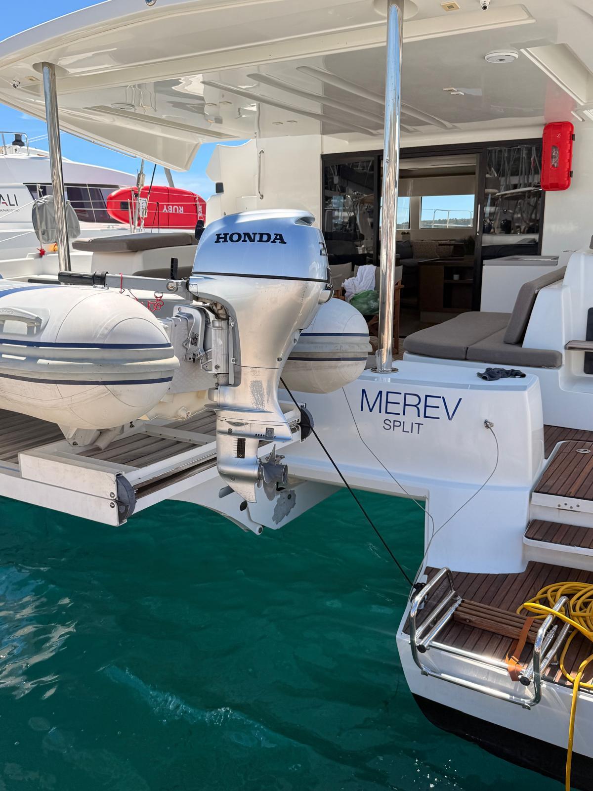 Catamaran 