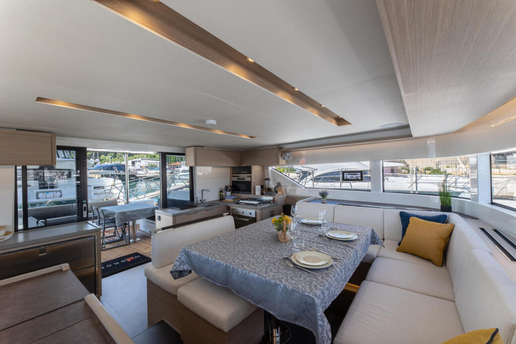 Catamaran 