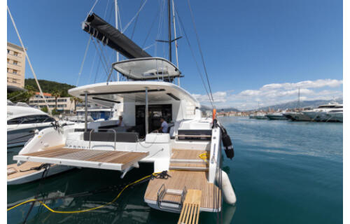 Catamaran 
