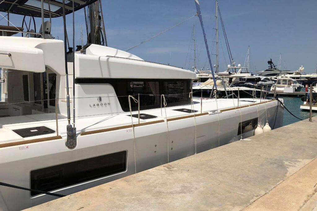 Catamaran 