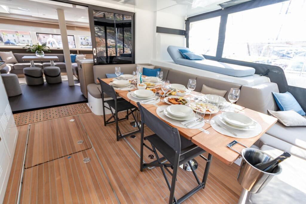 Catamaran 