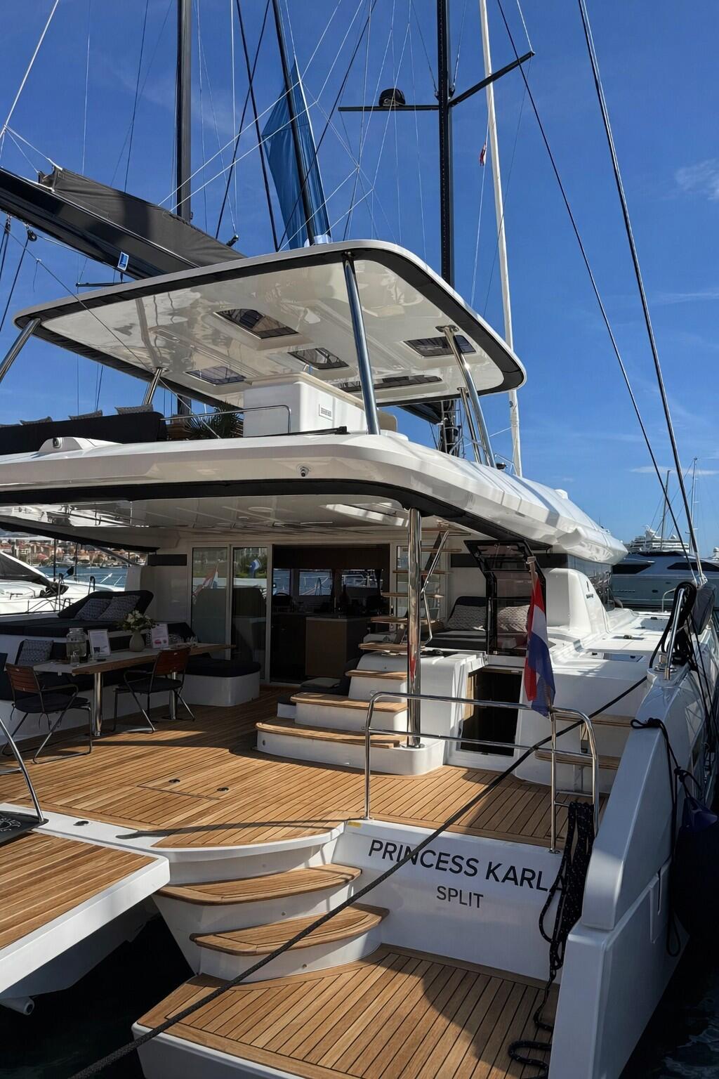 Catamaran 