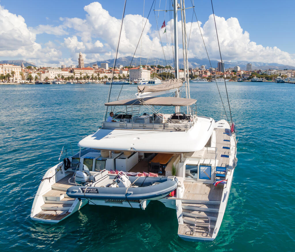 Catamaran 