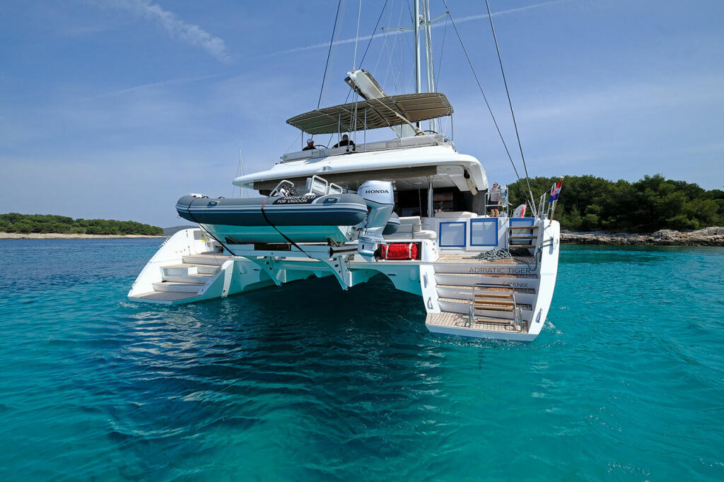 Catamaran 