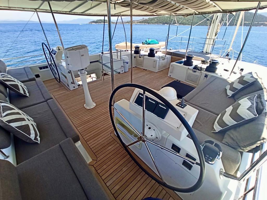 Catamaran 