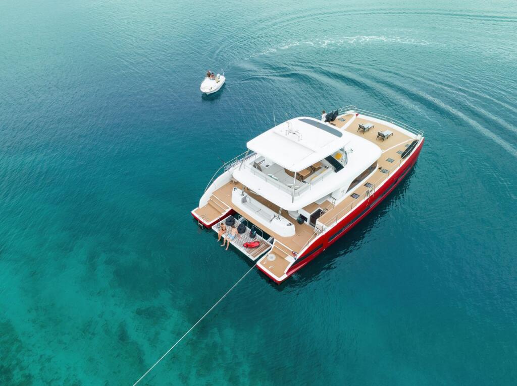 Power catamaran 