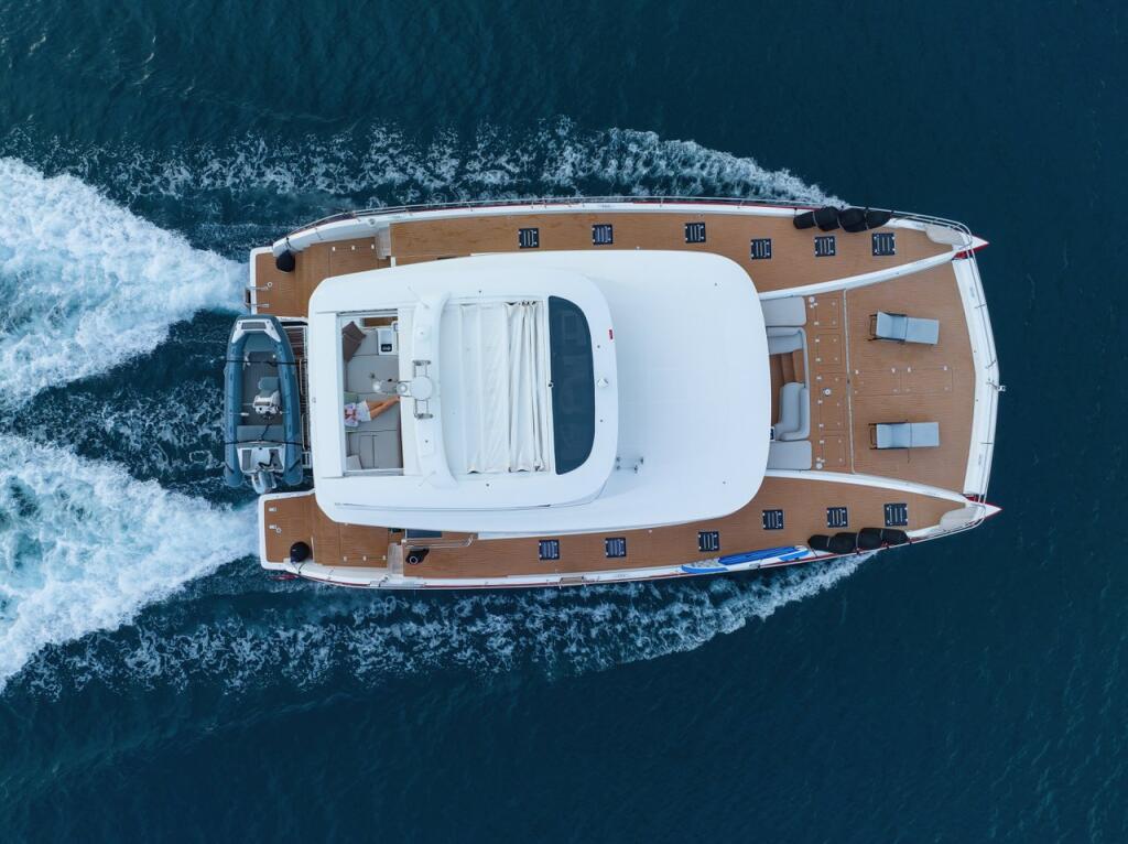 Power catamaran 