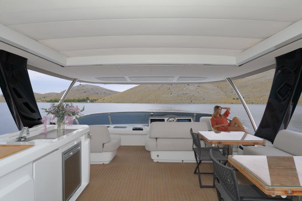 Power catamaran 