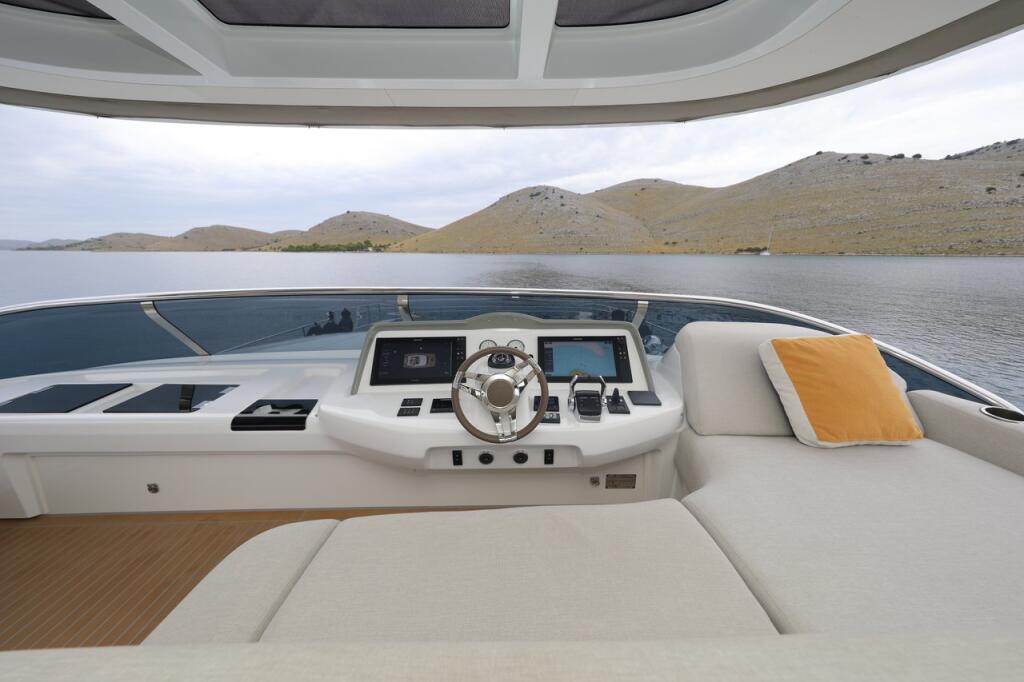 Power catamaran 
