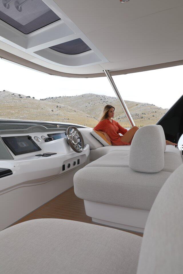 Power catamaran 