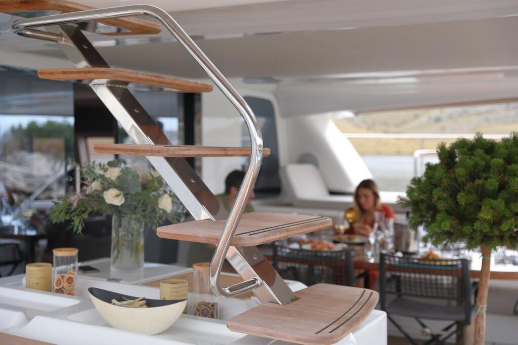 Power catamaran 