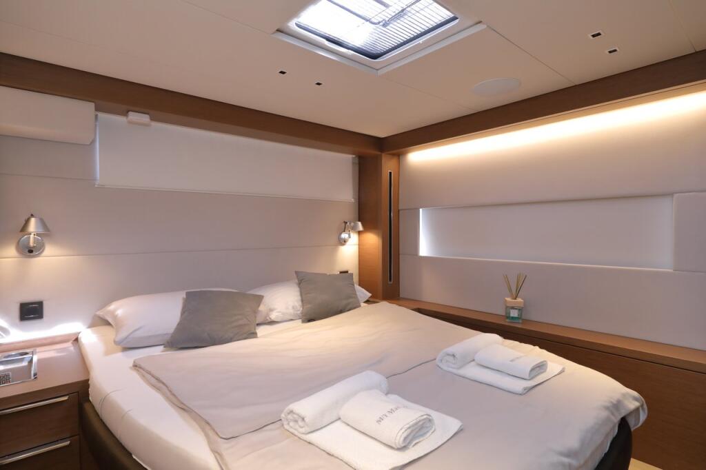 Power catamaran 