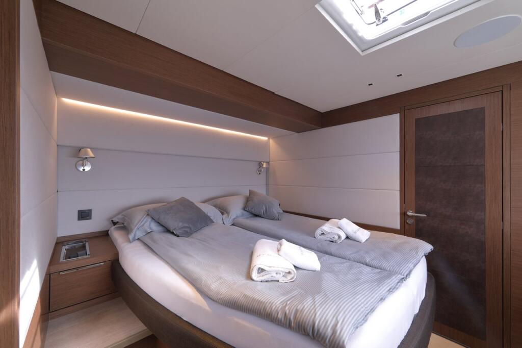 Power catamaran 