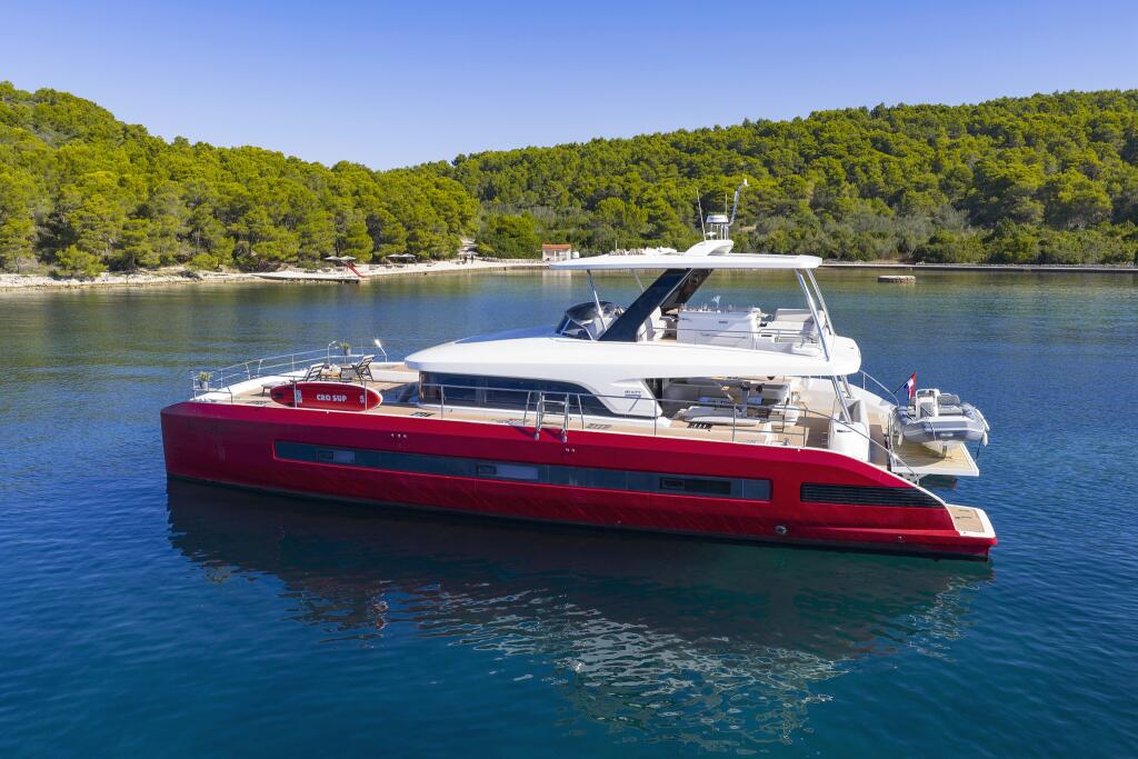 Power catamaran 