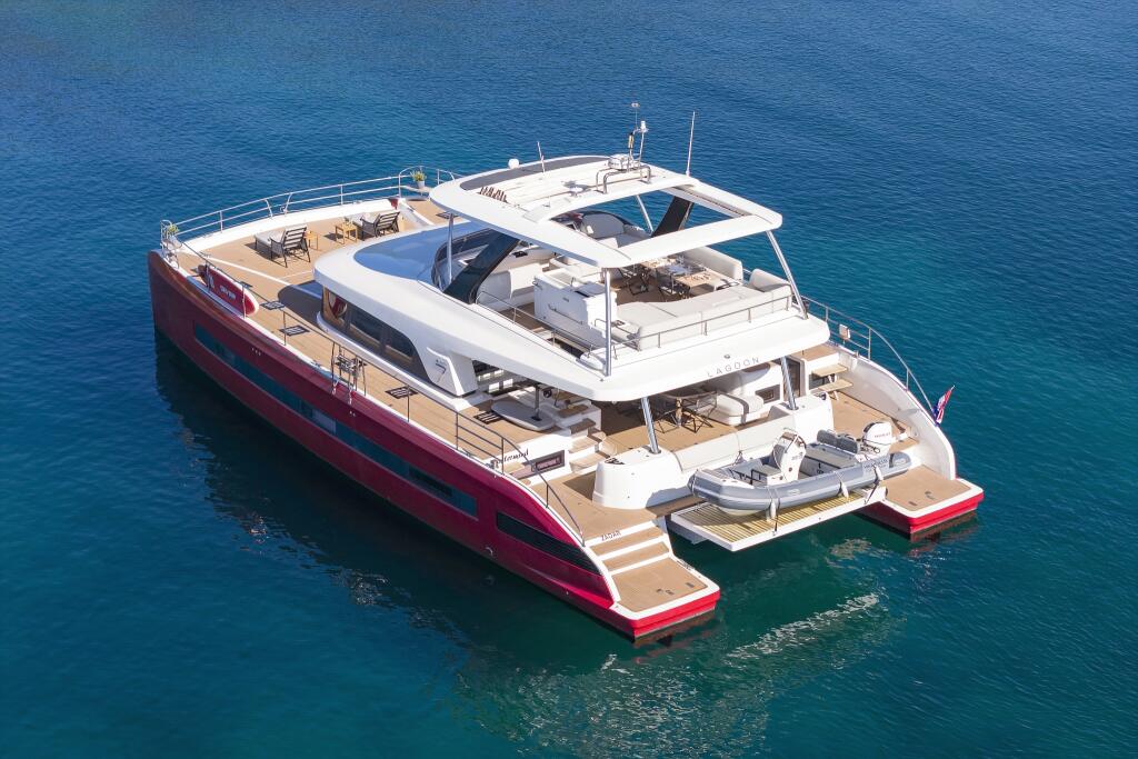 Power catamaran 