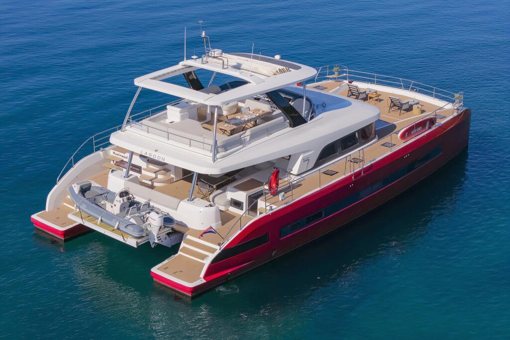 Power catamaran 