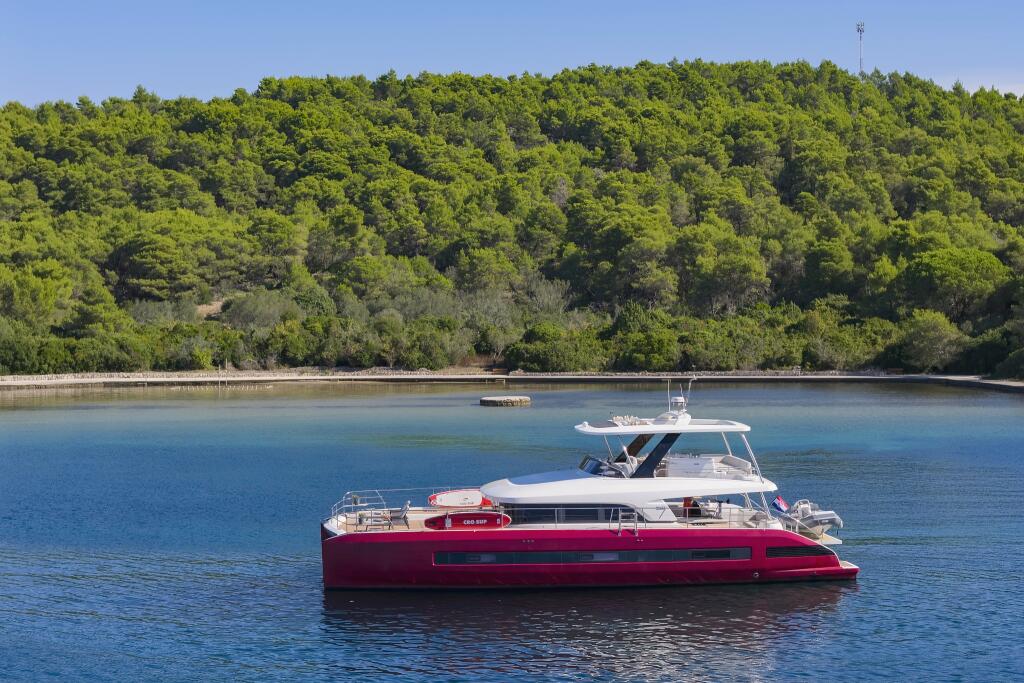 Power catamaran 