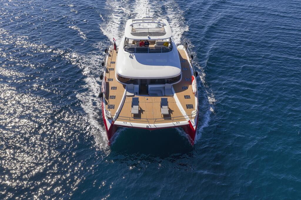 Power catamaran 