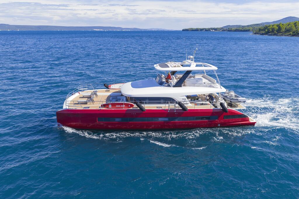 Power catamaran 