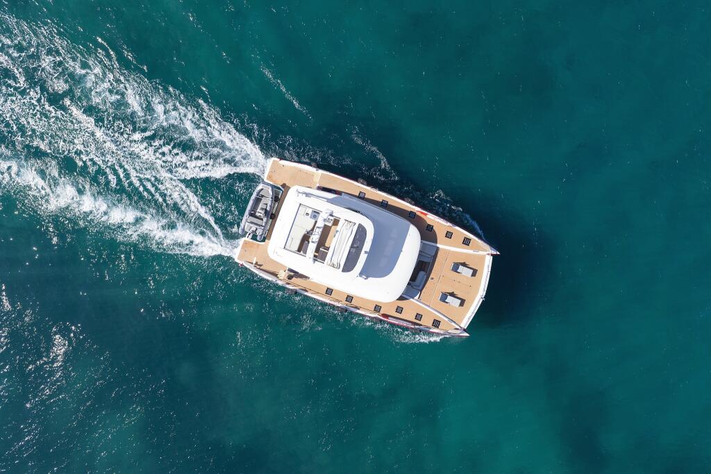 Power catamaran 