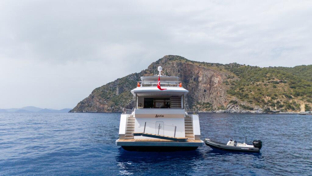 Luxury motor yacht 