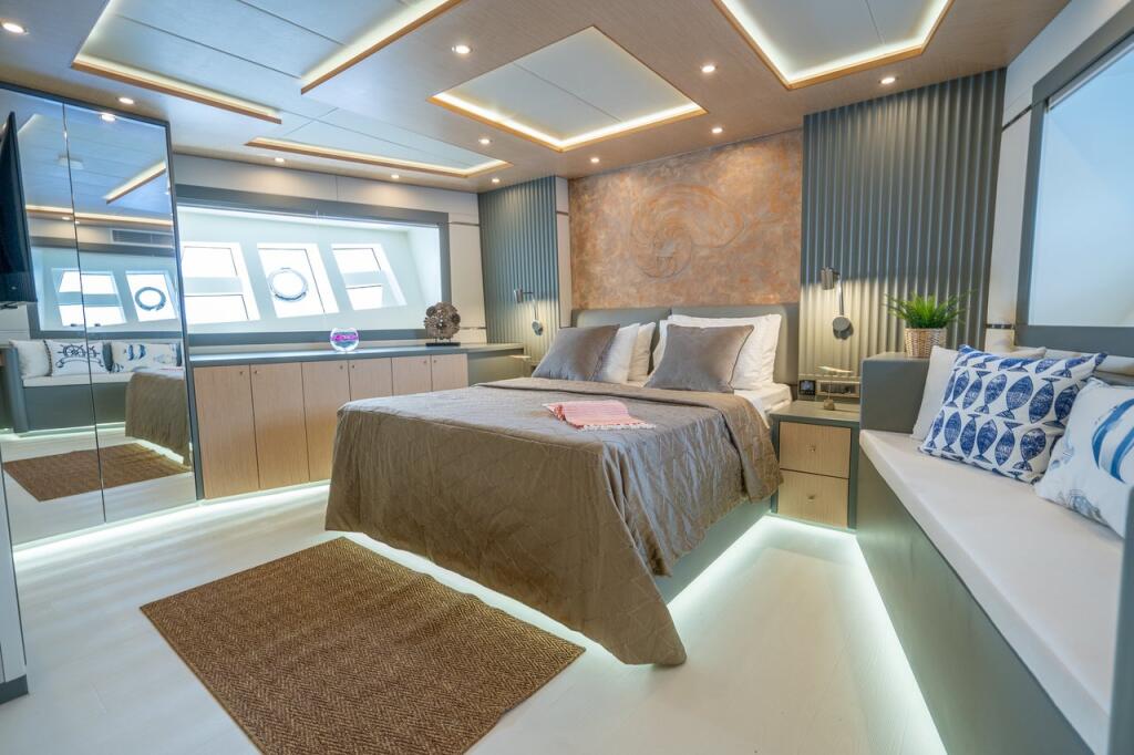 Luxury motor yacht 