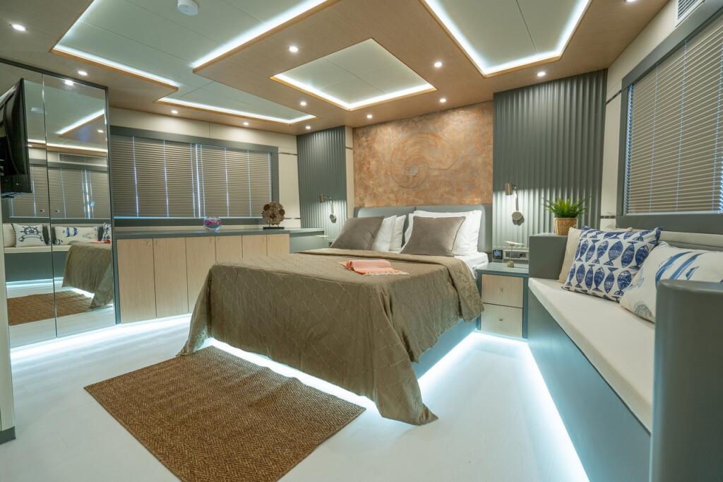 Luxury motor yacht 